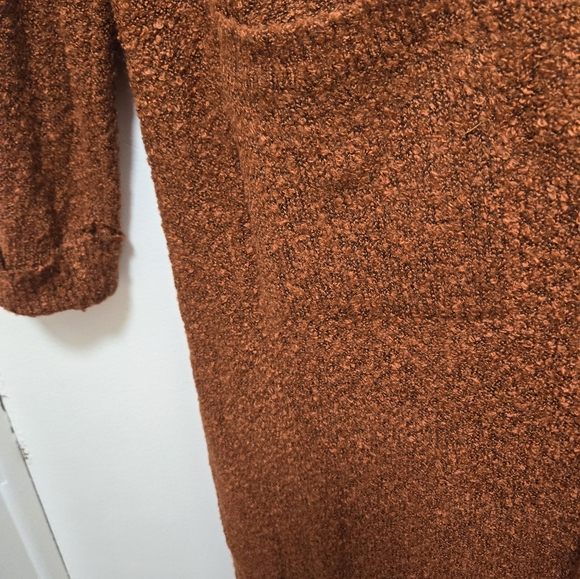 Sweater - Picture 4 of 6